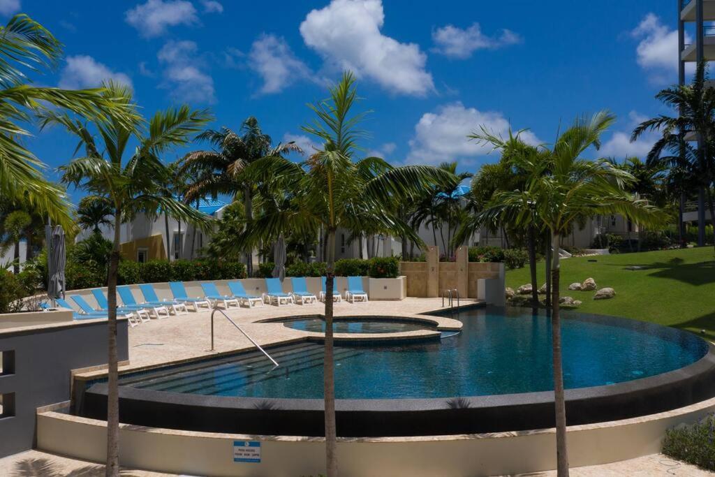 Serenity Penthouse Lowlands ภายนอก รูปภาพ